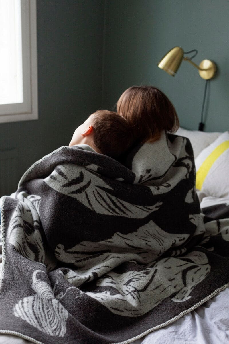 LAPUAN - KISSANPAIVAT CAT DESIGN WOOL BLANKET. BEIGE