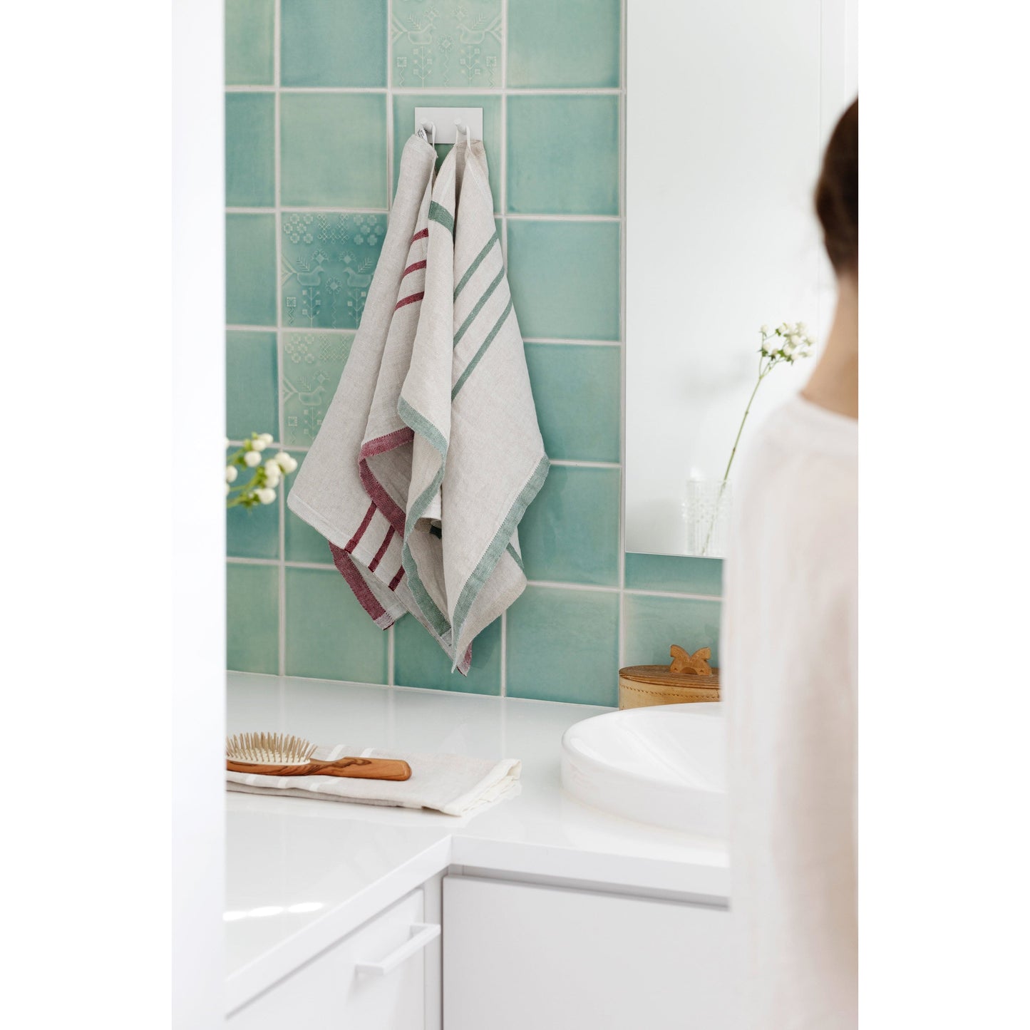 LAPUAN - USVA LINEN TOWEL. NATURAL+BURGUNDY