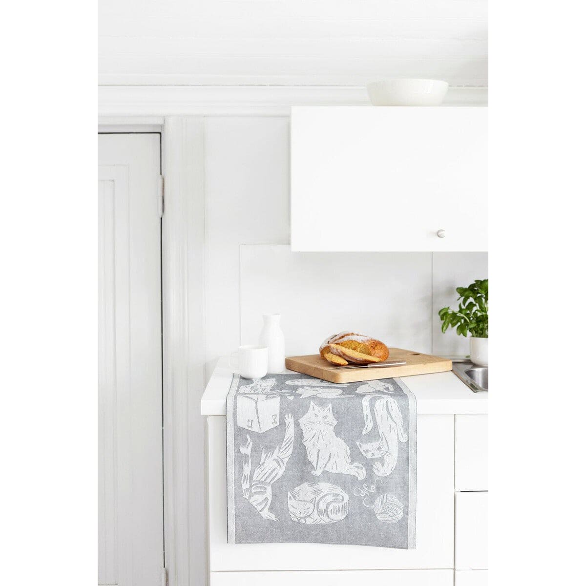 LAPUAN - KISSANPAIVAT CAT - HAND TOWEL. WHITE+GREY