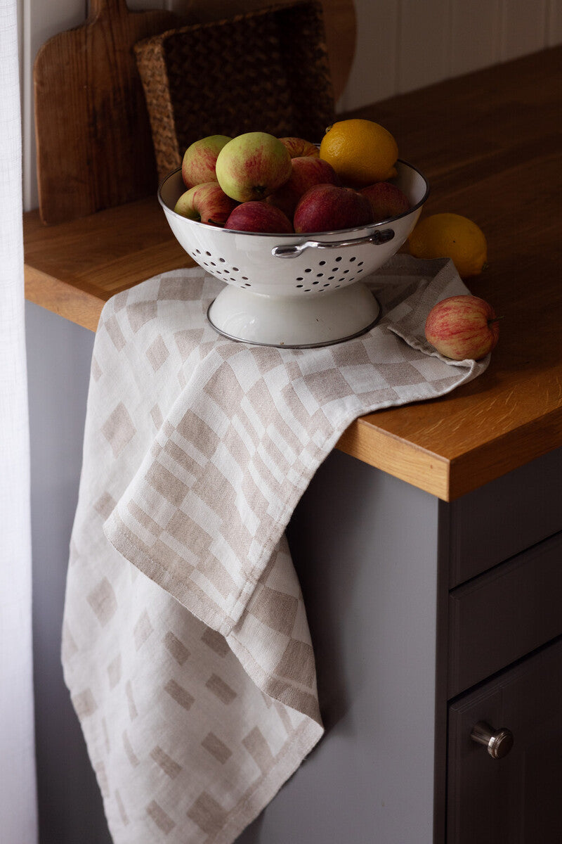 LAPUAN - KOODI LINEN HAND TOWEL. GREEN+MINT