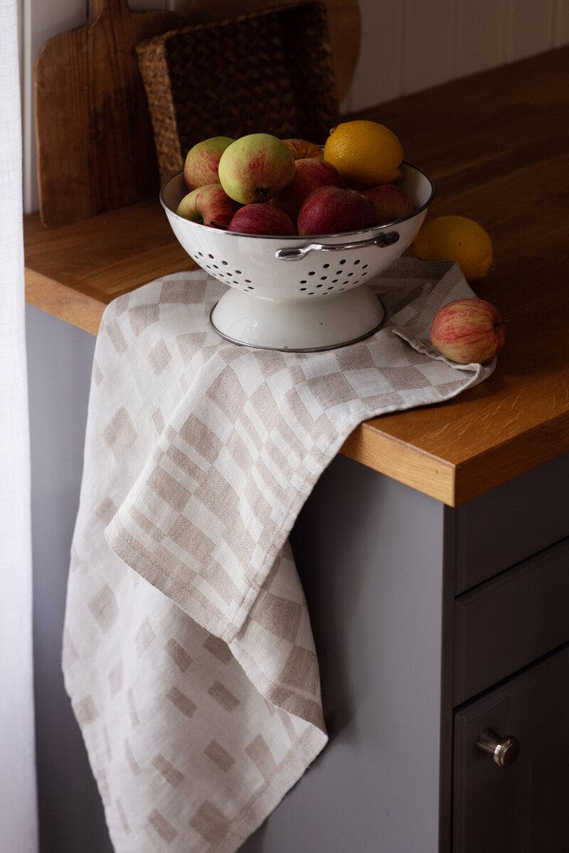 LAPUAN - KOODI LINEN HAND TOWEL. NATURAL+RAINY BLUE