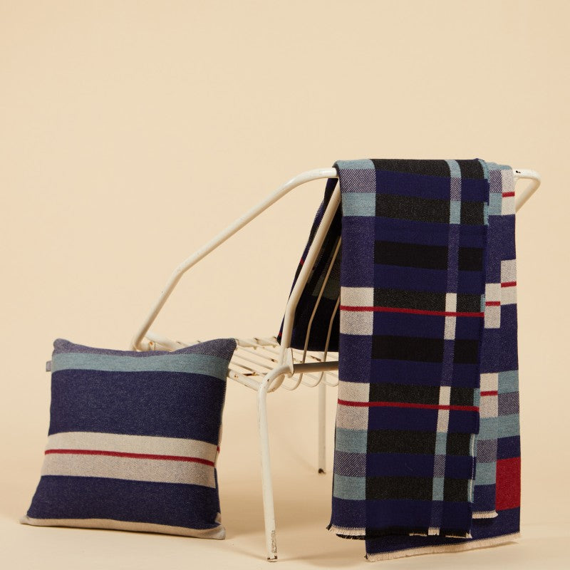 WALLACE+SEWELL - THROW - GUNTA STÖLZL RE-EDITION - INDIGO - LARGE