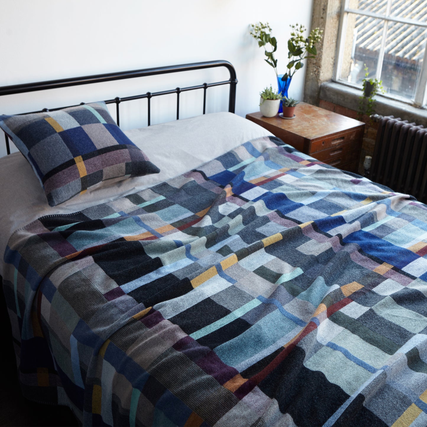 WALLACE+SEWELL - BLOCK THROW - ERNO - LARGE