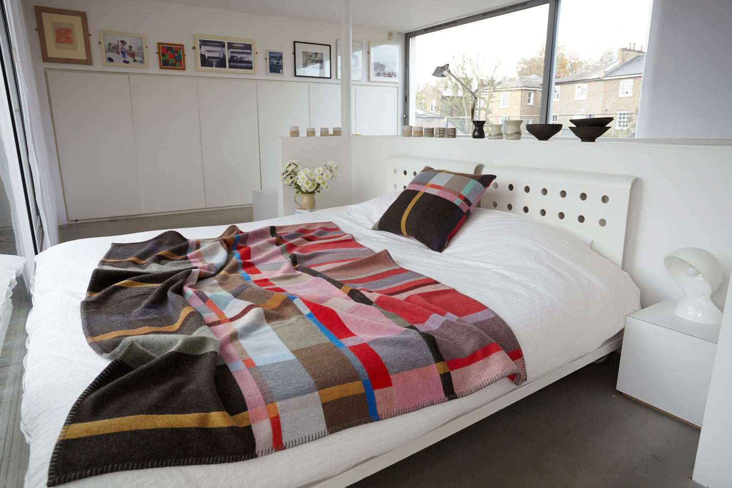 WALLACE+SEWELL - BLOCK THROW - LASDUN - LARGE