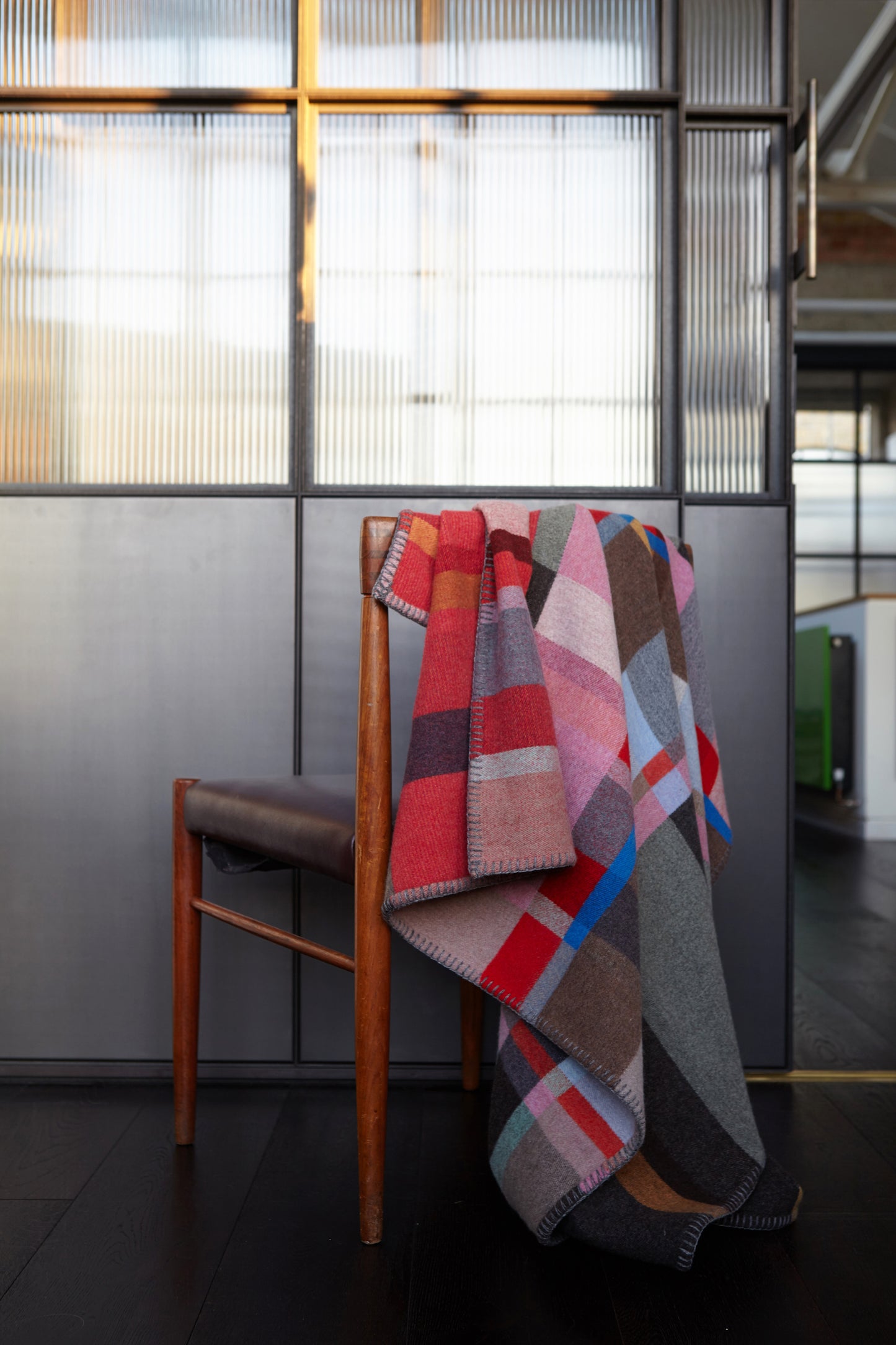 WALLACE+SEWELL - BLOCK THROW - LASDUN - LARGE