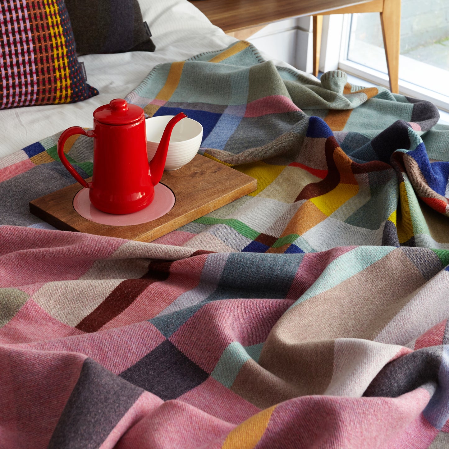 WALLACE+SEWELL - BLOCK THROW - LLOYD - LARGE