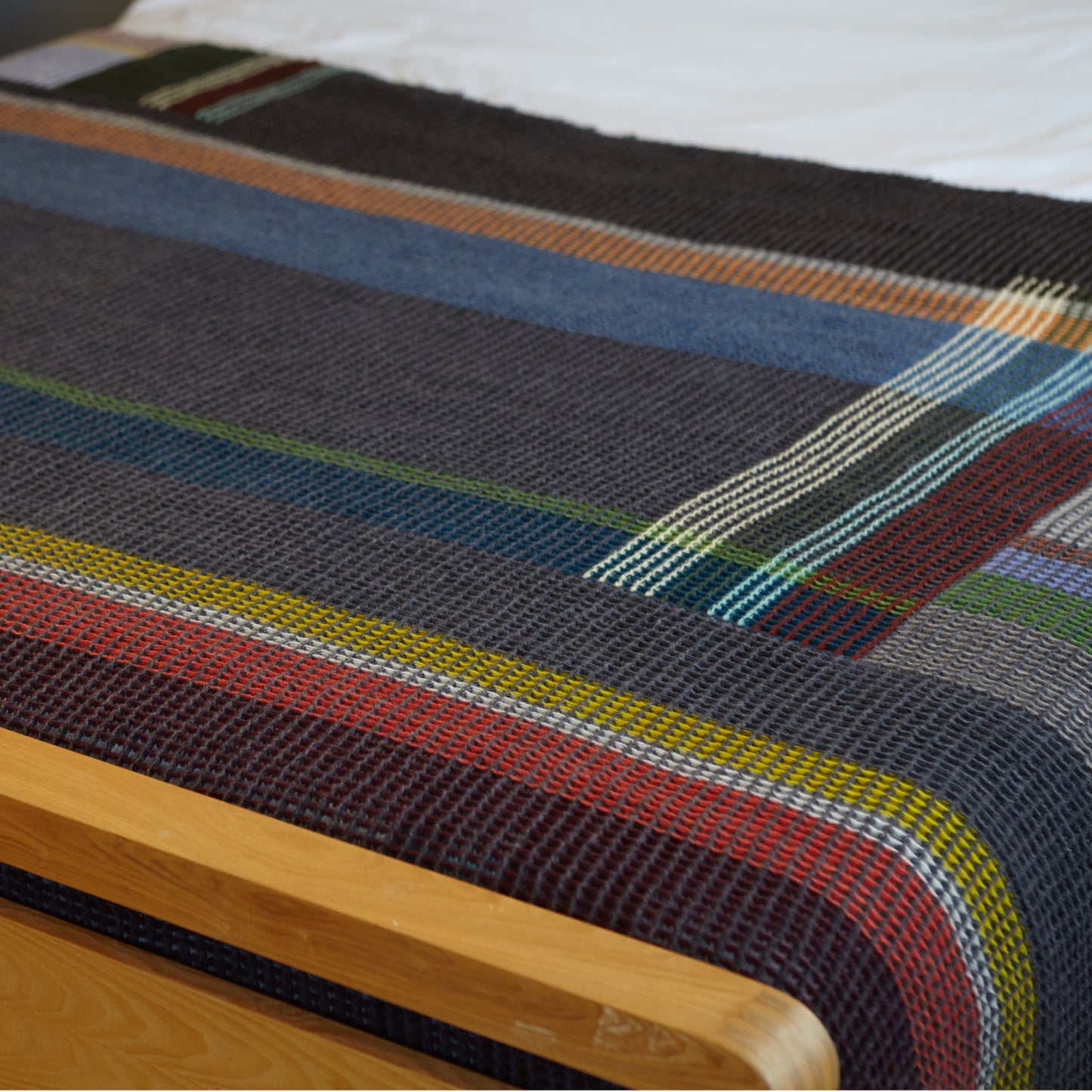 WALLACE+SEWELL - HONEYCOMB THROW - OCTAVIA - LARGE