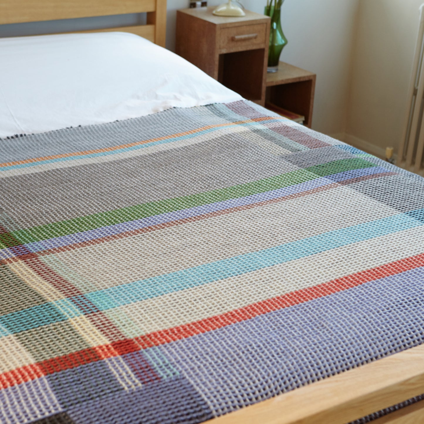 WALLACE+SEWELL - HONEYCOMB THROW - OCTAVIA - LARGE