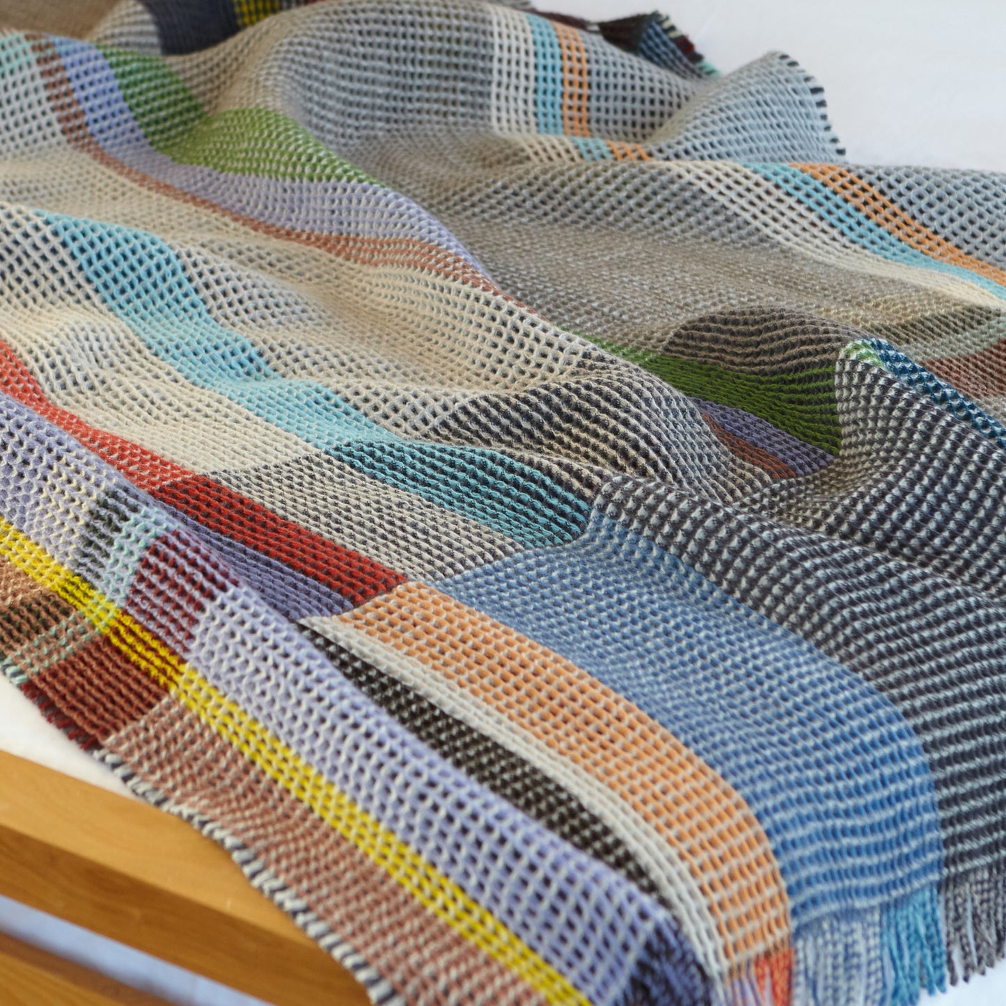 WALLACE+SEWELL - HONEYCOMB THROW - OCTAVIA - LARGE