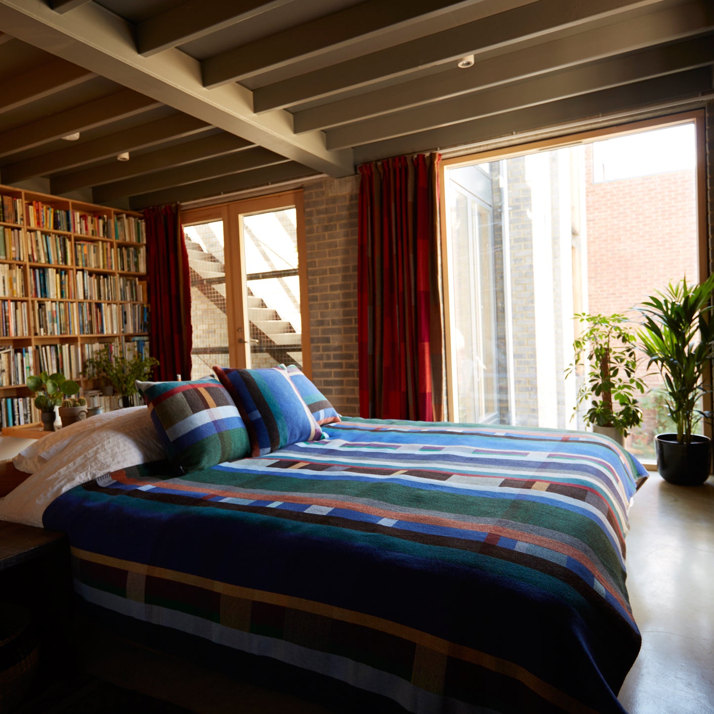 WALLACE+SEWELL - BLOCK THROW - ANTONI - LARGE