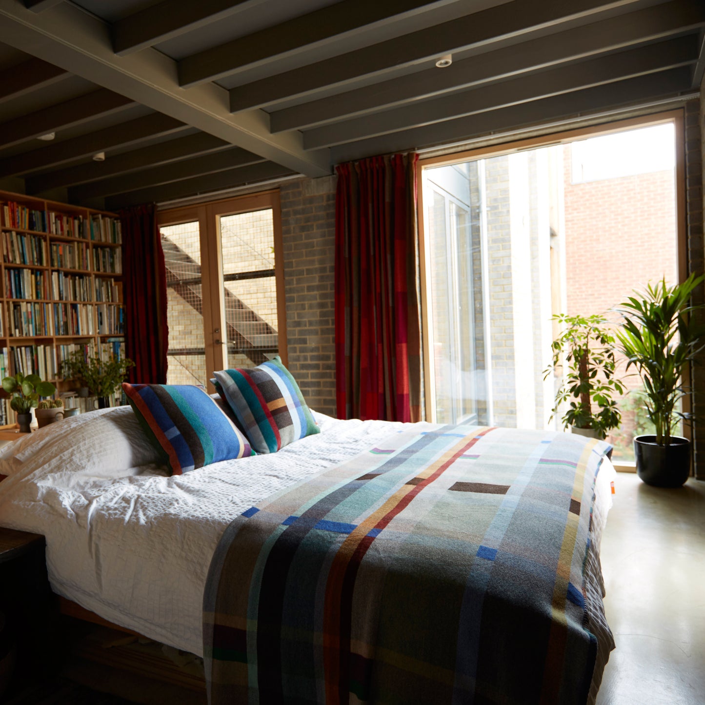 WALLACE+SEWELL - BLOCK THROW - ANTONI - LARGE