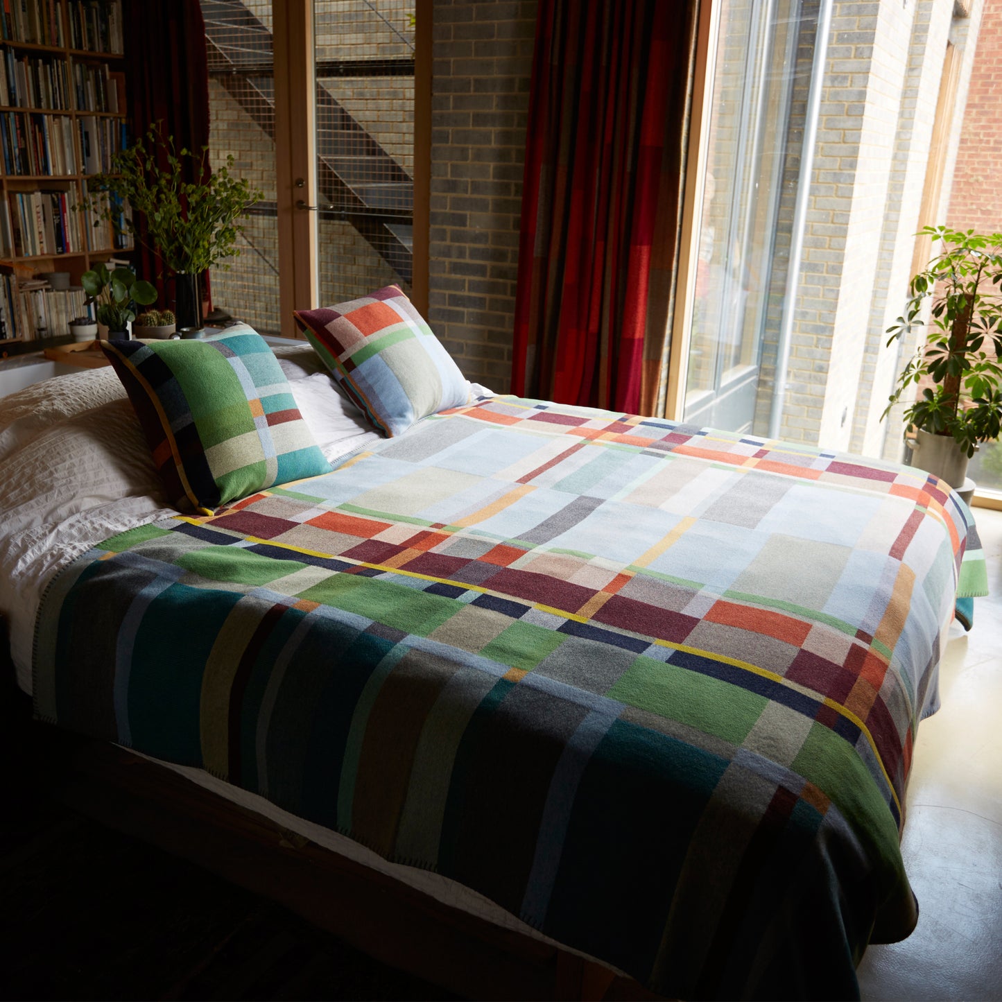 WALLACE+SEWELL - BLOCK THROW - FEILDEN - LARGE