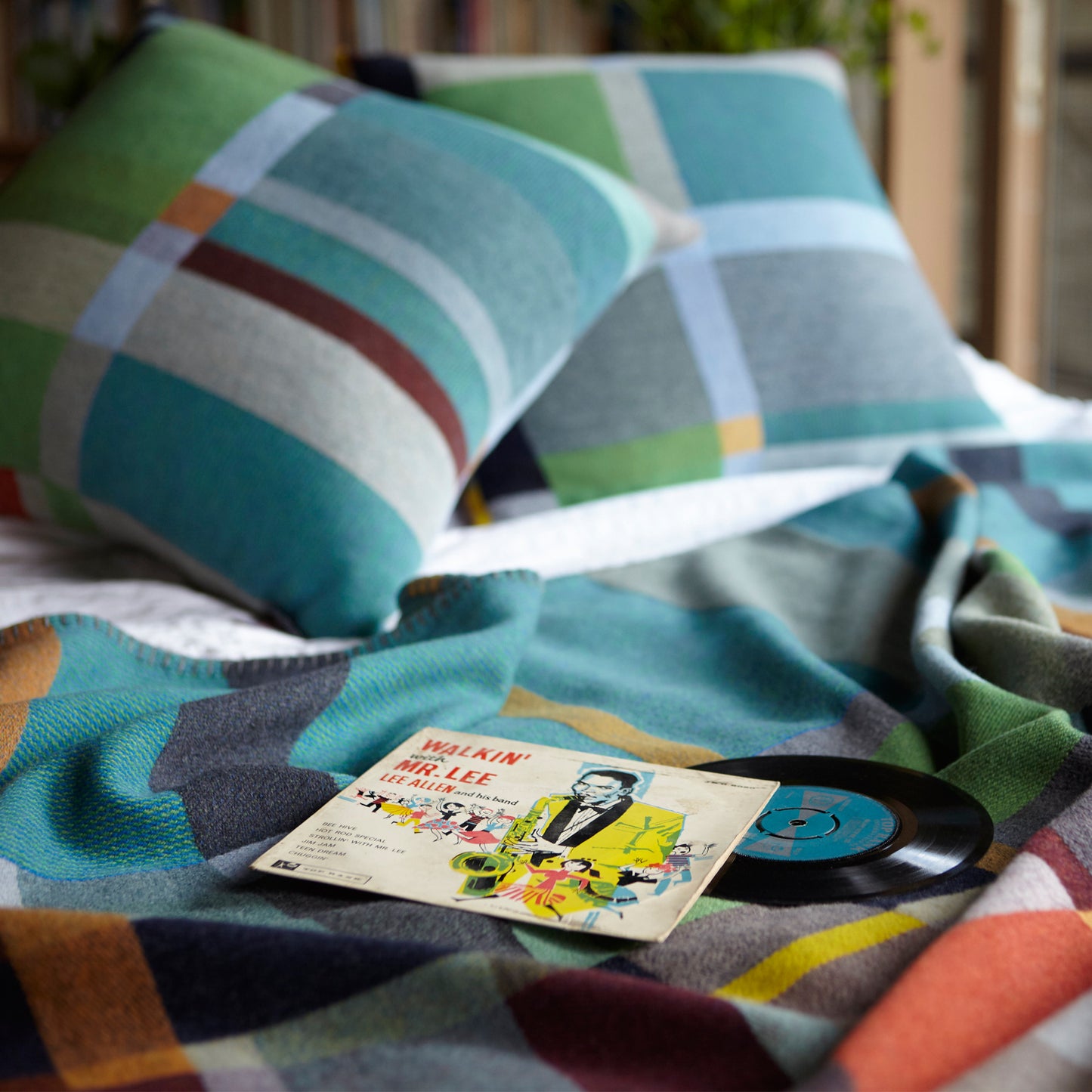 WALLACE+SEWELL - BLOCK THROW - FEILDEN - LARGE