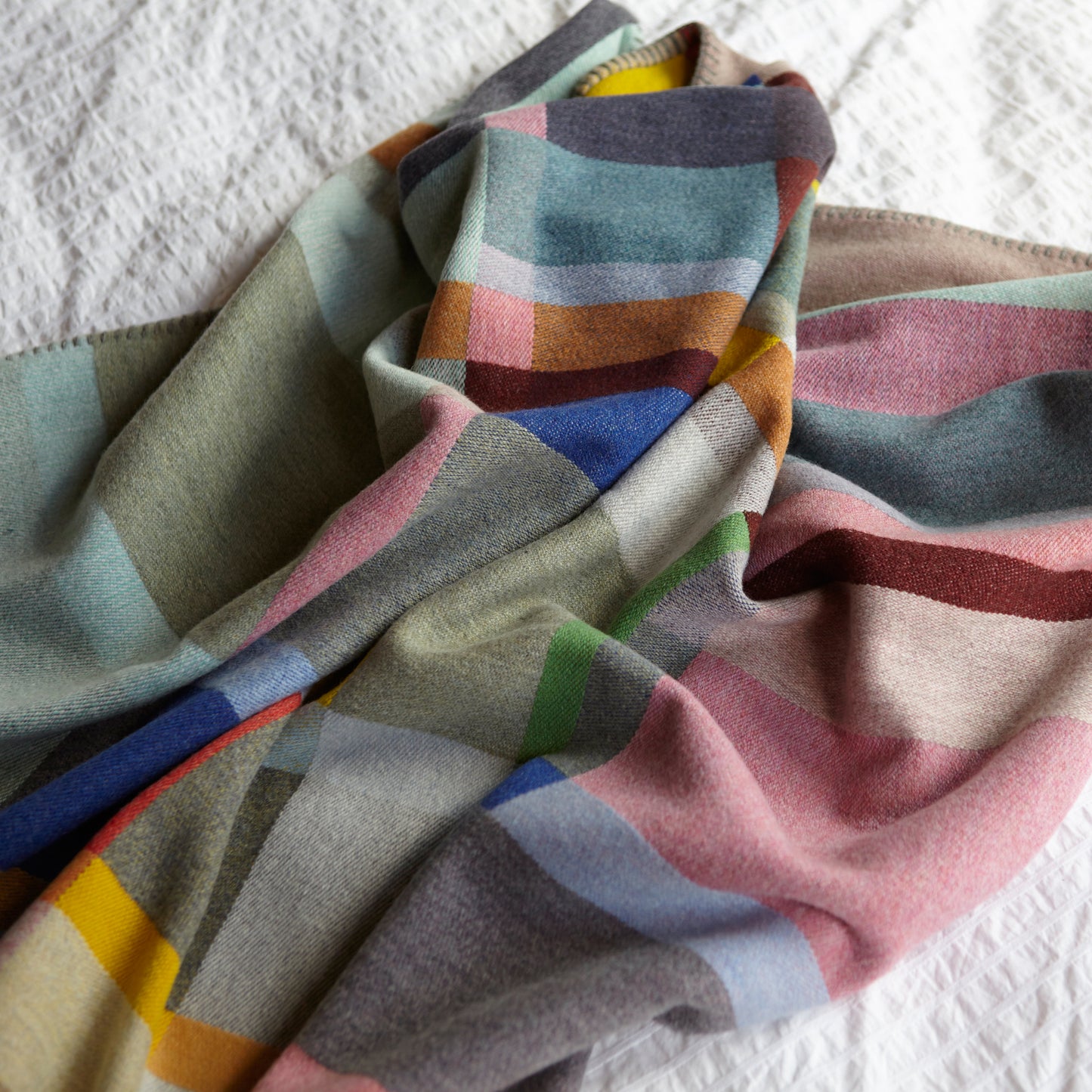 WALLACE+SEWELL - BLOCK THROW - LLOYD - LARGE