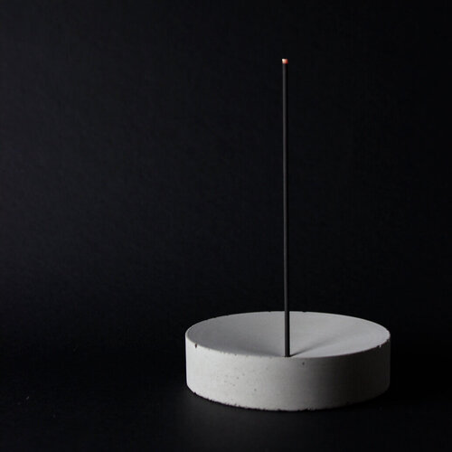 KENKAWAI - CONCRETE INCENSE HOLDER