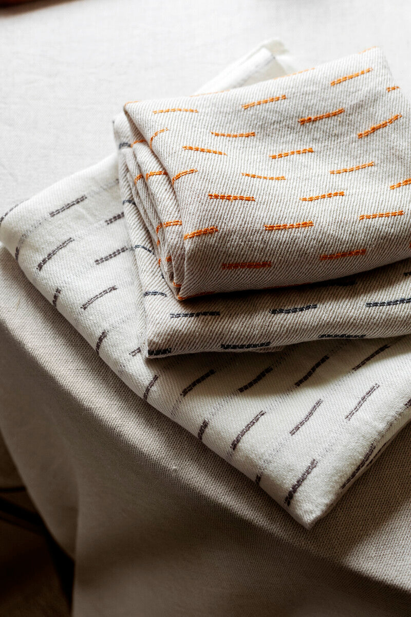 LAPUAN - PAUSSI - LINEN HAND TOWEL. NATURAL+RUST