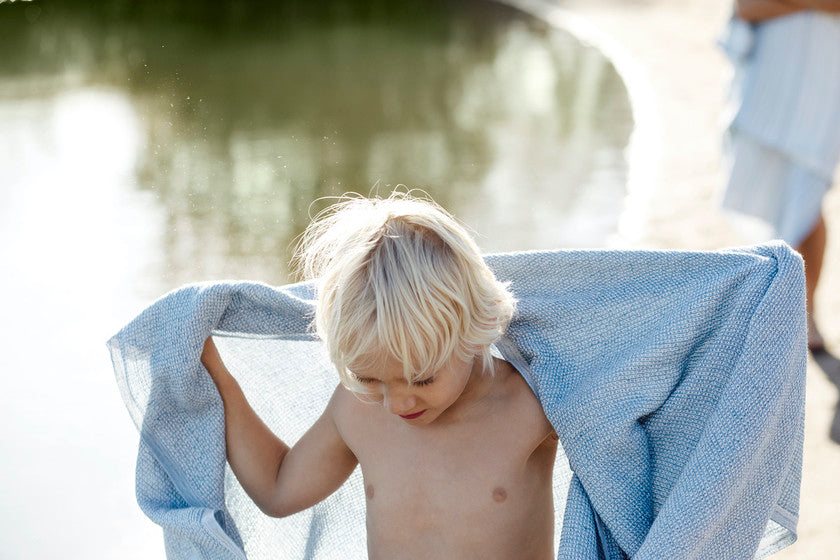 LAPUAN - TERVA WAFFLE TOWEL. WHITE+RAINY BLUE
