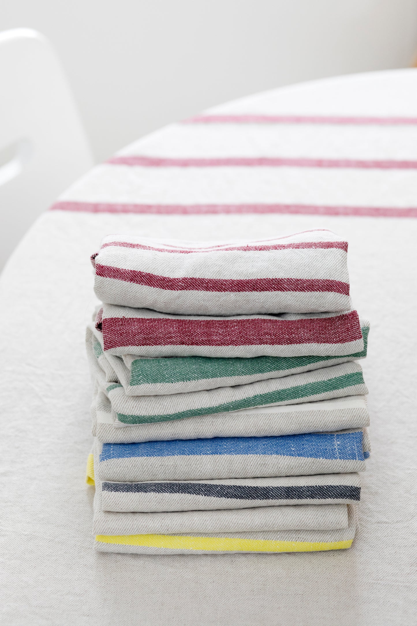 LAPUAN - USVA LINEN TOWEL. NATURAL+BURGUNDY