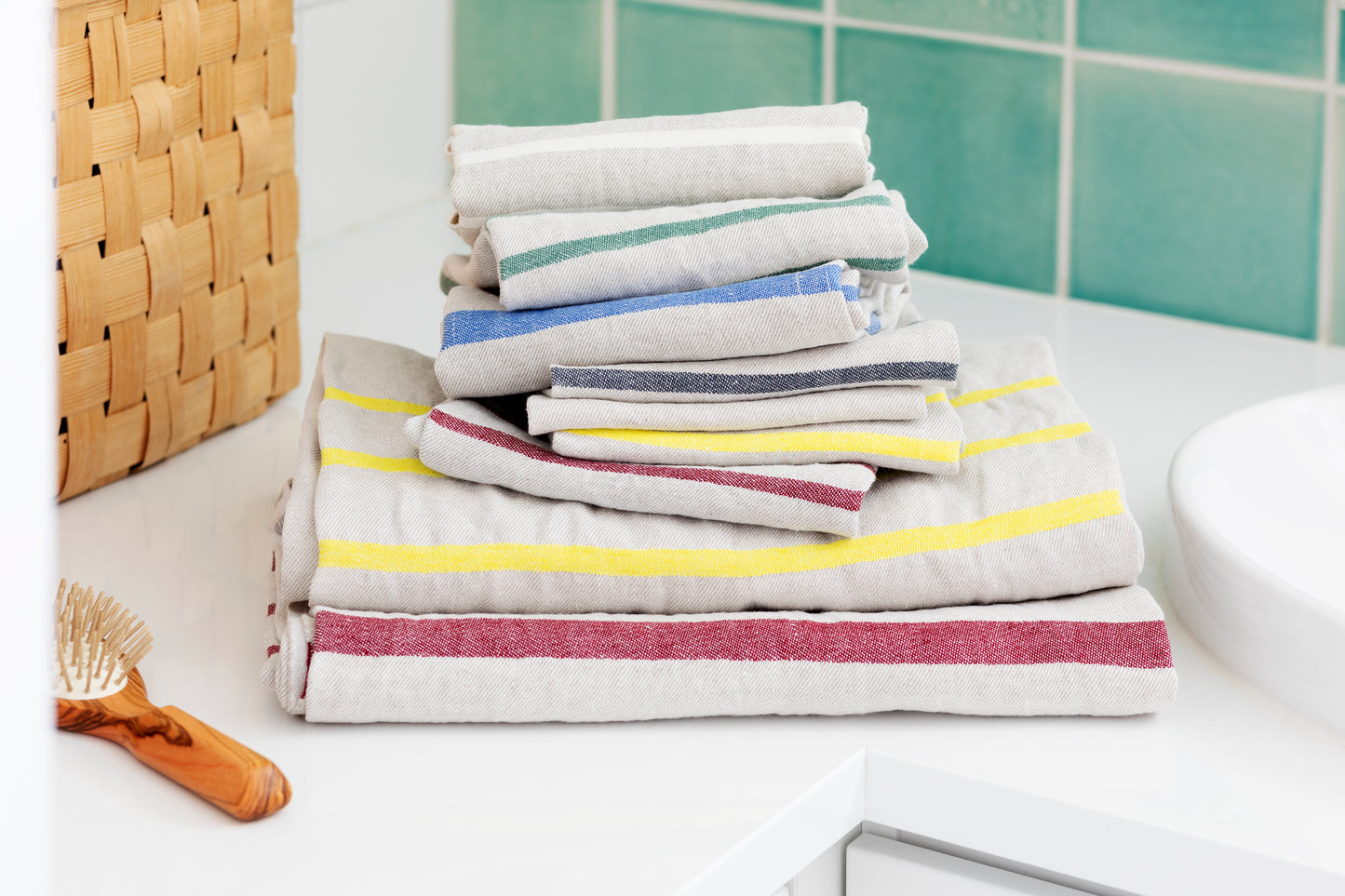 LAPUAN - USVA LINEN TOWEL. NATURAL+BURGUNDY
