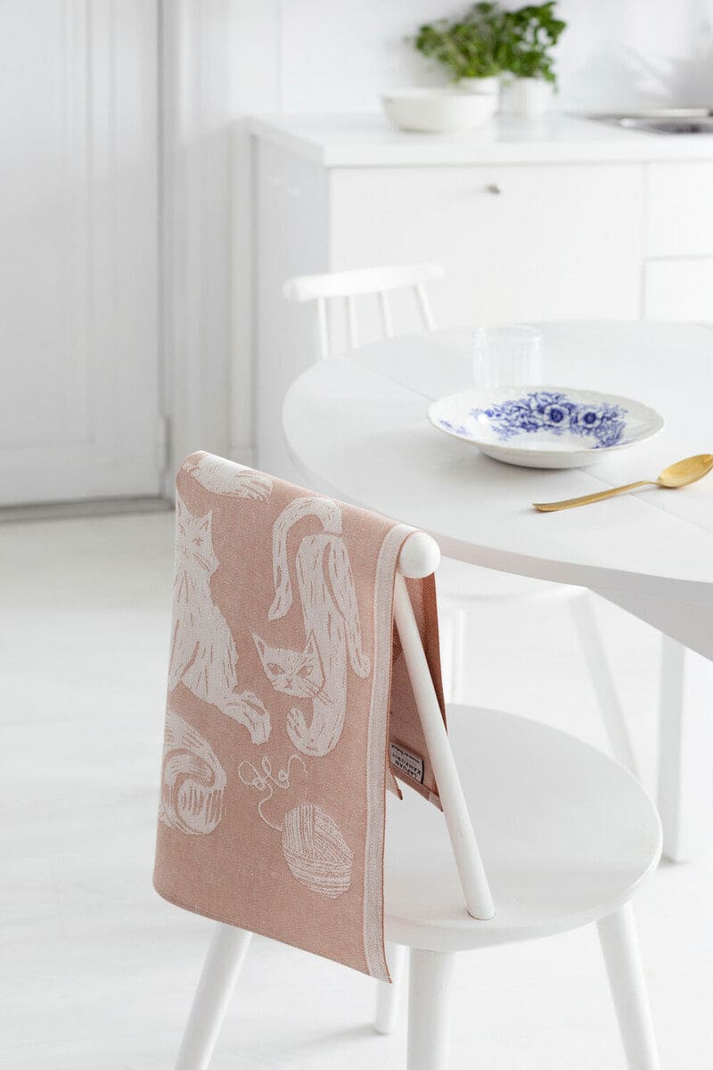 LAPUAN - KISSANPAIVAT CAT - HAND TOWEL. WHITE+CINNAMON