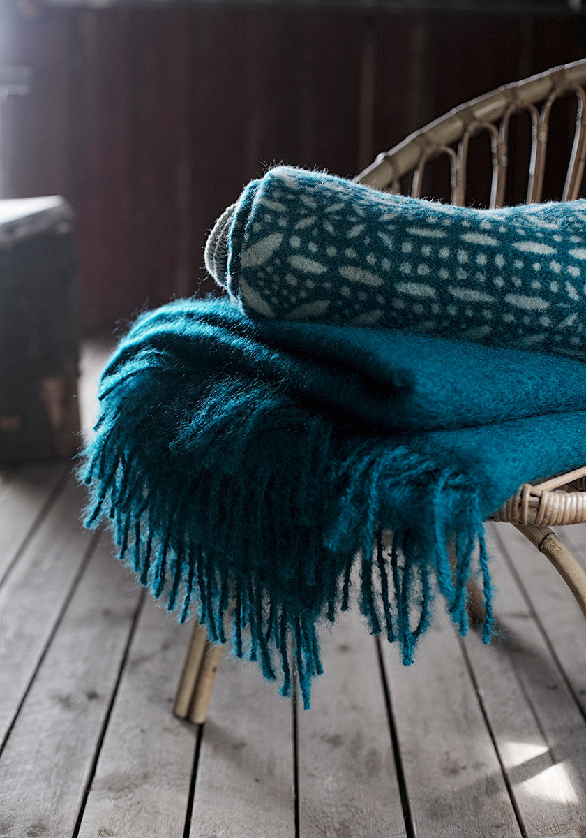 LAPUAN - SAAGA UNI MOHAIR BLANKET. PETROLEUM