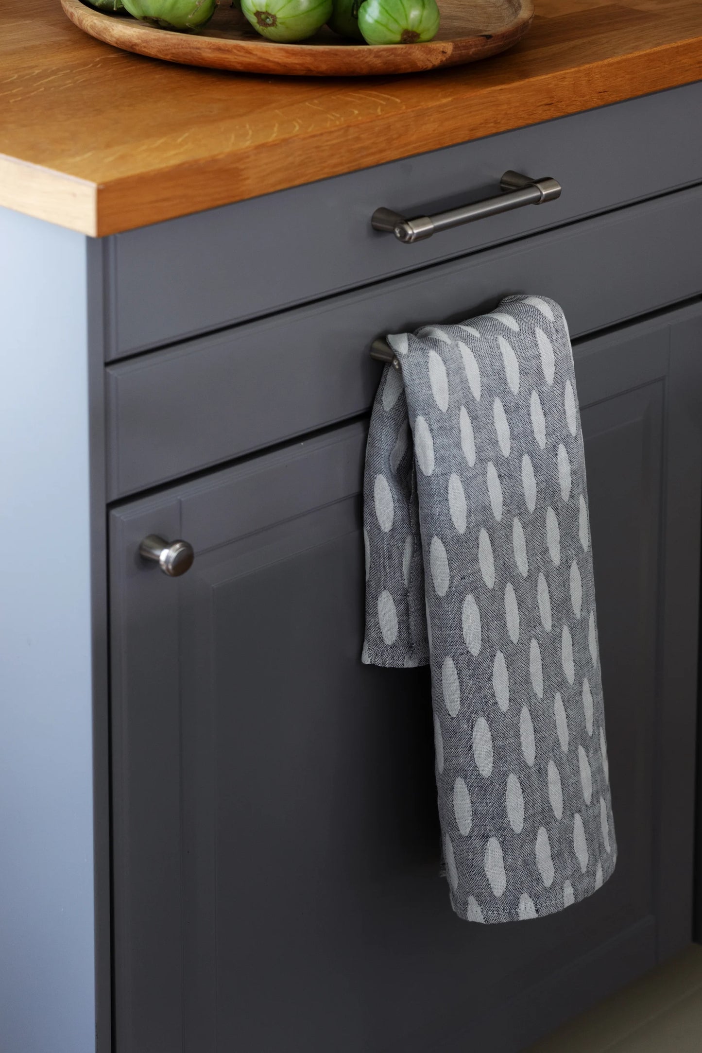 LAPUAN - HELMI LINEN HAND TOWEL. GREY+WHITE