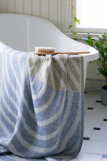 LAPUAN - SERVIETTE DE CUISINE EN LIN HELMI. ROSE+BLANC