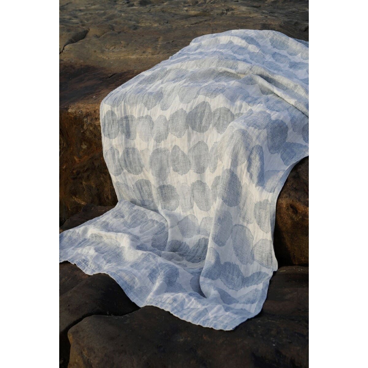 LAPUAN - SADE LINEN KING SIZE BATH TOWEL. RAINY BLUE