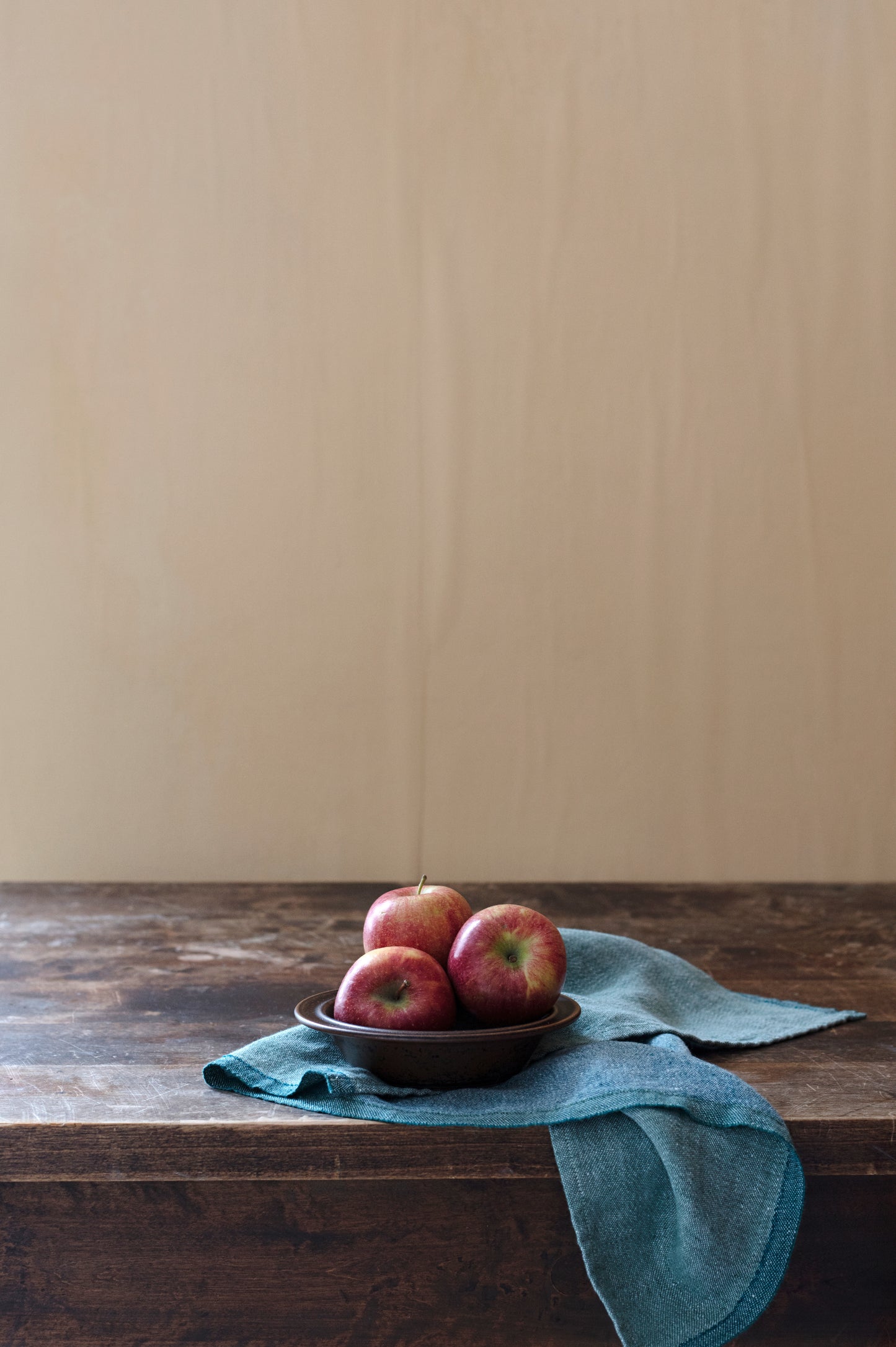 LAPUAN - DUO LINEN HAND TOWEL. GREEN+PETROLEUM BLUE