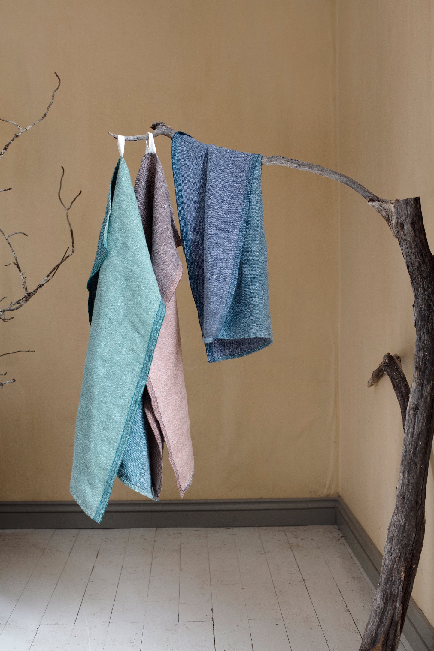 LAPUAN - DUO LINEN HAND TOWEL. GREEN+PETROLEUM BLUE