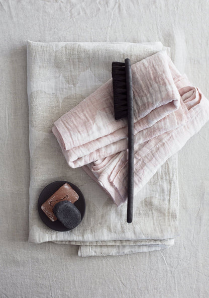 LAPUAN - SADE LINEN HAND TOWEL. OLIVE