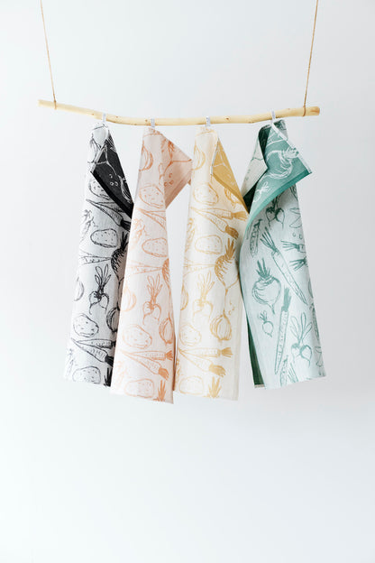 LAPUAN - SADONKORJUU HAND + KITCHEN TOWEL. WHITE+GOLD